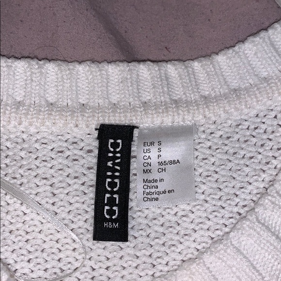 Simplistic yet adorable sweater!!!!! - Picture 3 of 5